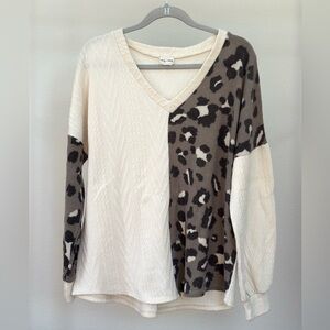 Cable Knit Pattern W/Fleece Leopard Print Color Block V-Neck Sweater, Size M